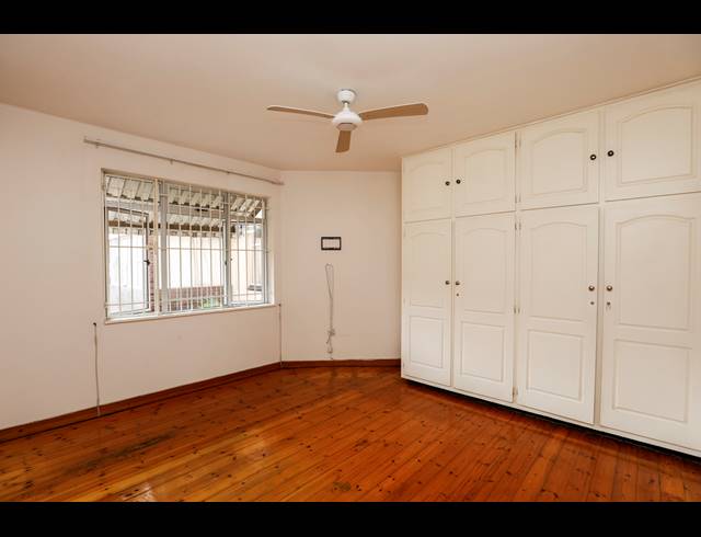 2.5 BEDROOM APARTMENT FOR SALE IN GLENWOOD